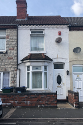 Terraced house For Sale in Oldbury