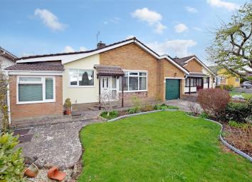 Detached bungalow For Sale in Bristol