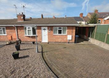 Semi-detached bungalow For Sale in Leicester