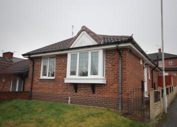 Semi-detached bungalow For Sale in Blackburn