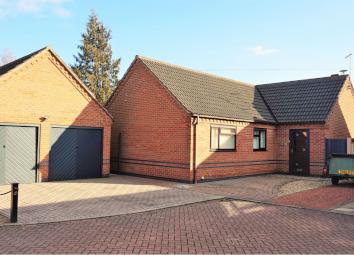 Detached bungalow For Sale in Newark