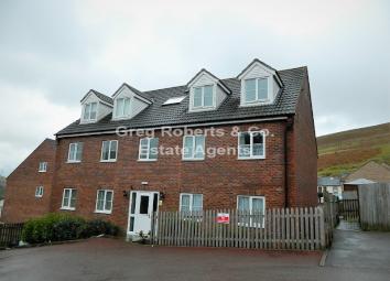 Flat For Sale in Bargoed