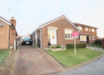 Detached bungalow For Sale in Leeds