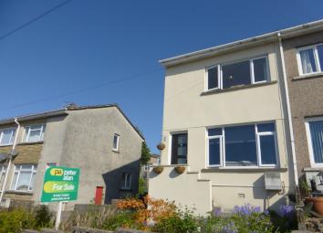 Semi-detached house For Sale in Pontyclun