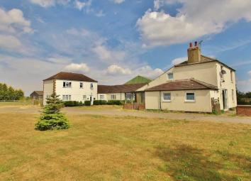 Detached house For Sale in Barrow-upon-Humber