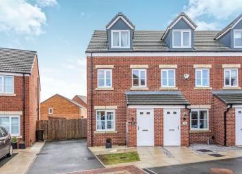 Town house For Sale in Ossett