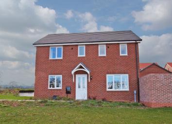Detached house For Sale in Redditch