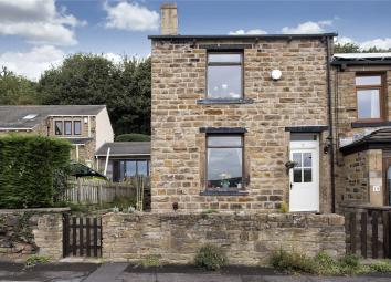 End terrace house To Rent in Dewsbury
