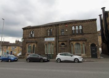 Flat To Rent in Huddersfield