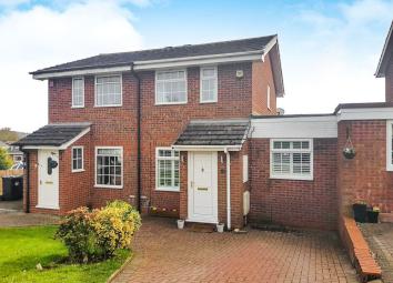 Semi-detached house For Sale in Redditch