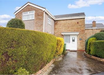 Detached house For Sale in Cheadle