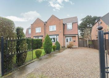Semi-detached house To Rent in York