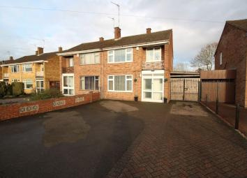 Semi-detached house For Sale in Bedworth