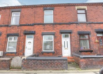 Terraced house To Rent in Dukinfield