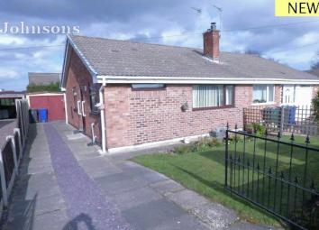 Semi-detached bungalow For Sale in Doncaster