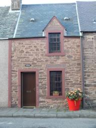 Terraced house To Rent in Crieff