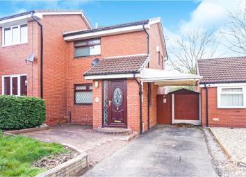 Semi-detached house For Sale in Runcorn
