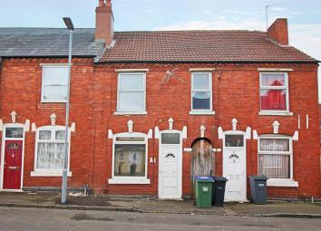 Terraced house For Sale in Cradley Heath