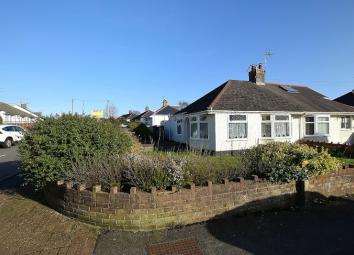 Semi-detached bungalow For Sale in Cardiff