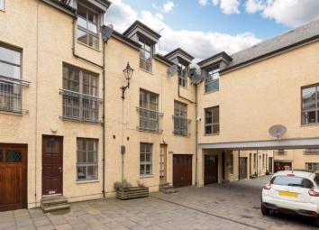 Town house To Rent in Edinburgh