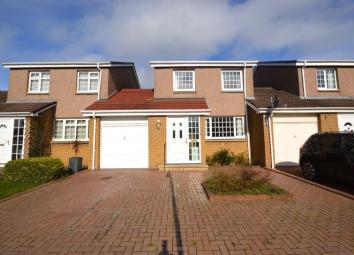 Detached house For Sale in Dunfermline