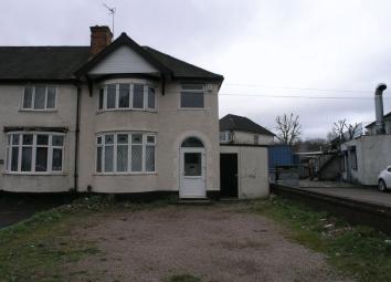 Semi-detached house To Rent in Dudley