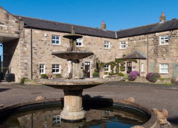 Mews house For Sale in Leeds