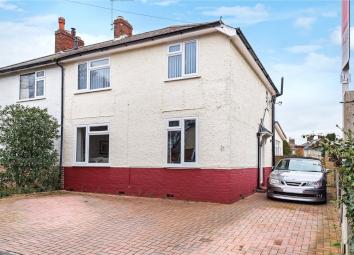 Semi-detached house For Sale in Alton