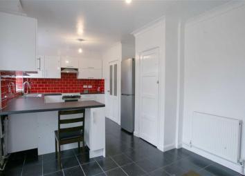 Semi-detached house To Rent in Edgware