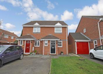 Semi-detached house For Sale in Wickford