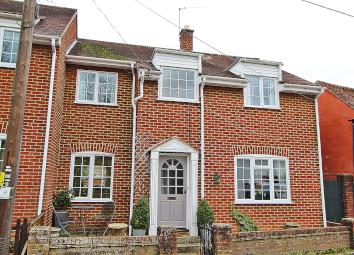 Semi-detached house For Sale in Halstead