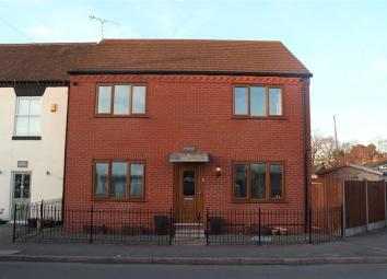 Detached house For Sale in Nuneaton