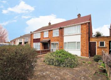 Semi-detached house For Sale in Erith