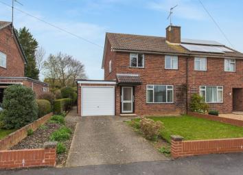 Semi-detached house For Sale in Abingdon