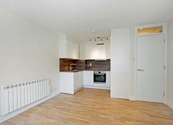 Flat To Rent in Bushey