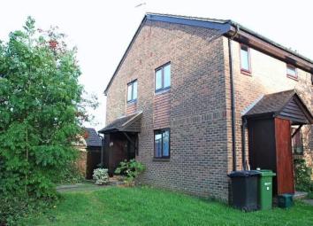 Semi-detached house To Rent in Dorking