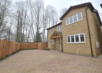 Detached house For Sale in Stevenage