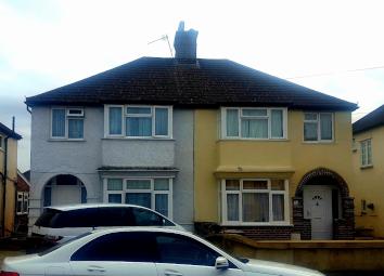Semi-detached house To Rent in Hounslow
