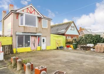 Detached house For Sale in Rhyl