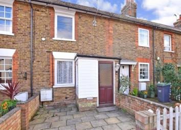 Terraced house For Sale in Tonbridge
