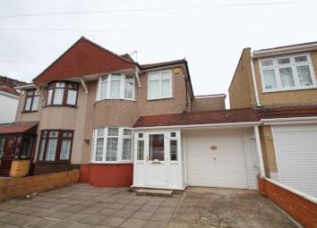 Semi-detached house For Sale in Welling
