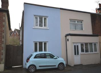 Terraced house For Sale in Canterbury