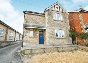Detached house For Sale in Calne