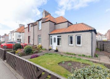 Semi-detached house For Sale in Leven