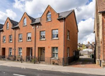 3 Bedroom Town house for sale