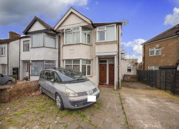 2 Bedrooms Maisonette for sale in Renters Avenue, Hendon NW4