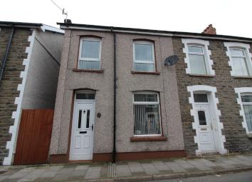 End terrace house For Sale in Newport