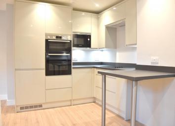 Town house To Rent in Epsom