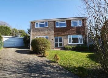Detached house To Rent in Guildford