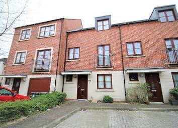 Town house For Sale in Basingstoke